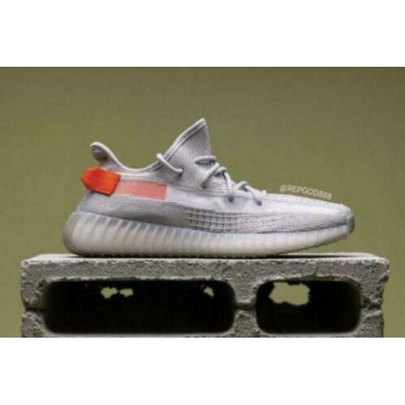 DSWT yeezy boost 350 v2 Tail Light 42 / 8,5 ruilen kan