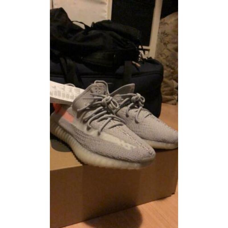 DSWT yeezy boost 350 v2 Tail Light 42 / 8,5 ruilen kan