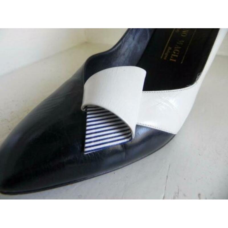 2294 VINTAGE Bruno Magli designers high heels pumps 40 41