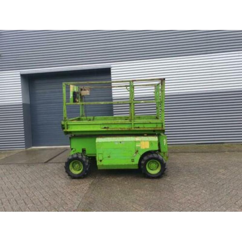 Hoogwerker , schaarlift Genie 2668 (bj 2000)