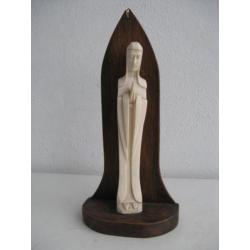 kleine madonna c op houten console