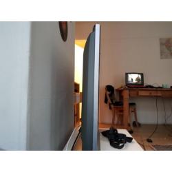 Panasonic 42", geen hdmi, met 2 scart kabels