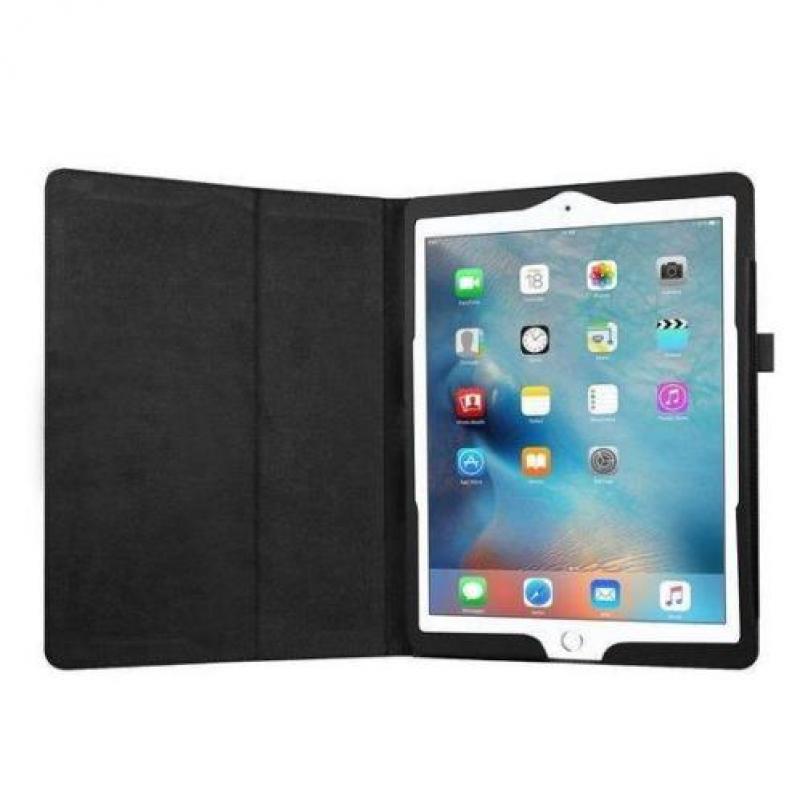 iPad 9.7 (2017 / 2018) book case hoes - zwart