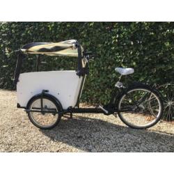 Witte Baboe bakfiets met nieuwe kap