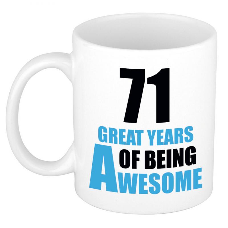 71 great years of being awesome cadeau mok / beker wit en blauw